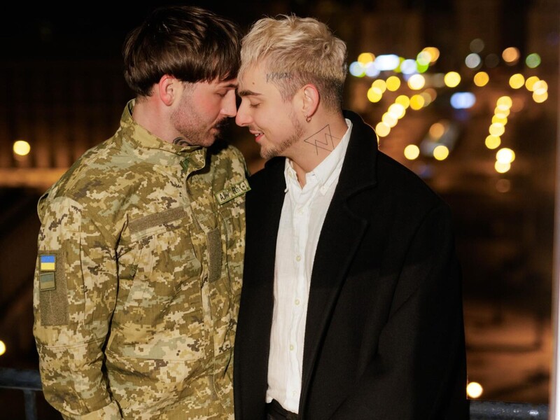 Melovin, який заручився зі своїм бойфрендом, розповів, як починався їхній роман