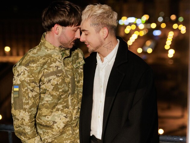 Melovin, который обручился со своим бойфрендом, рассказал, как начинался их роман