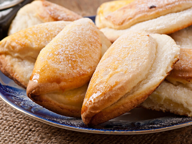 Приготуйте ці ніжні й дуже смачні сочники на сніданок. Рецепт – простий, секрет – у начинці