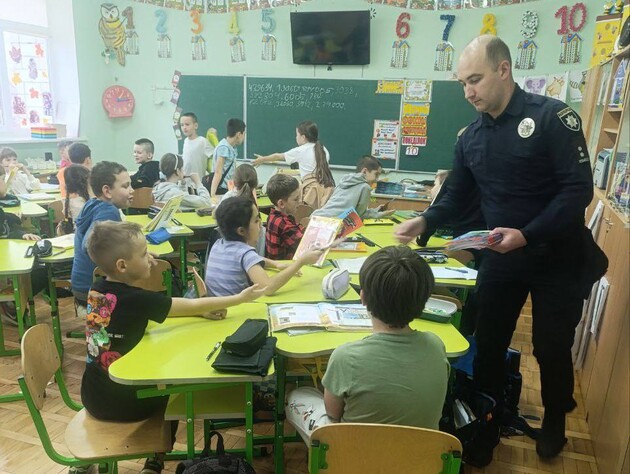 У кожній школі мають бути відеокамери, металодетектори й поліцейський – Клименко