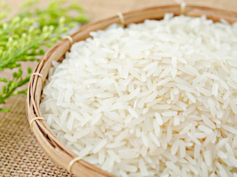 Рис не слипнется у тех, кто знает один секрет. Сделайте это в самом начале – и он всегда будет рассыпчатым