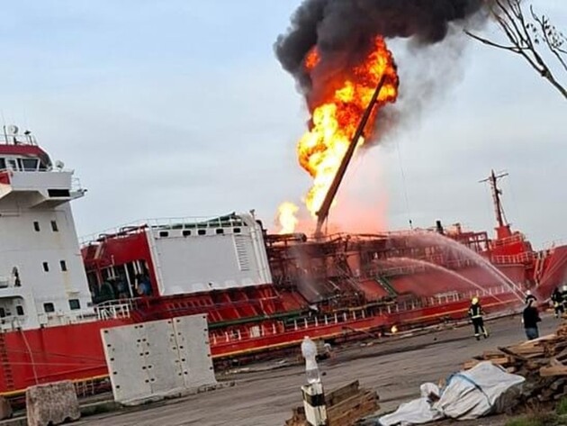 Кулеба назвав кількість знищених і пошкоджених Росією суден в Україні, згадав про заблоковані на Дніпрі