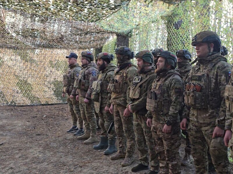 "Виселяють і грабують". "Атеш" повідомив про злочини чеченців в окупованій частині Херсонської області