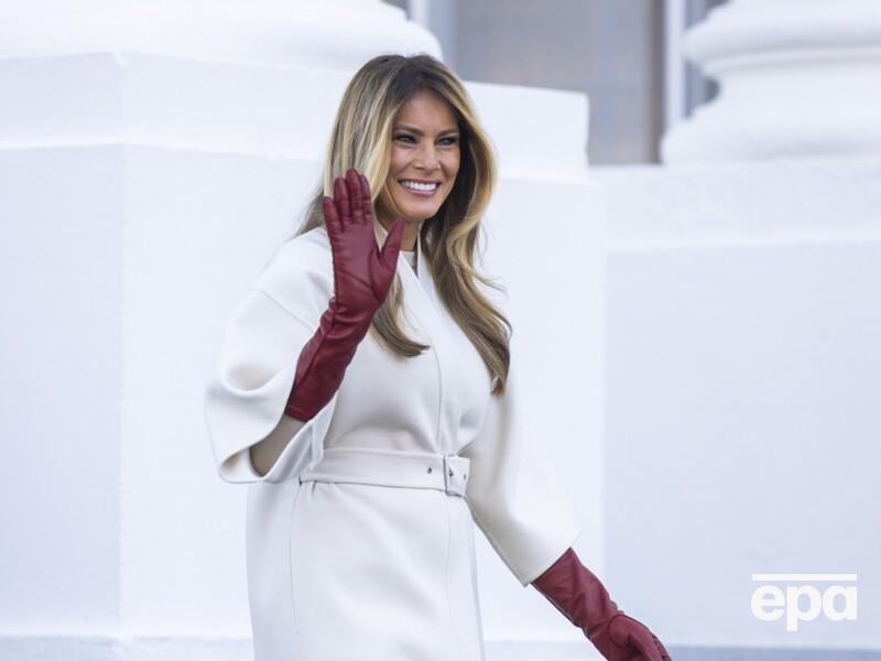 Меланію Трамп жорстко розкритикували й порівняли з Ґрінчем, який ненавидів Різдво. Що сталося