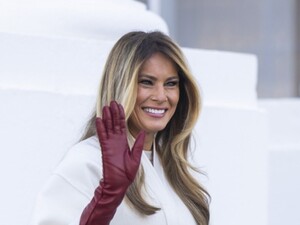 Меланію Трамп жорстко розкритикували й порівняли з Ґрінчем, який ненавидів Різдво. Що сталося