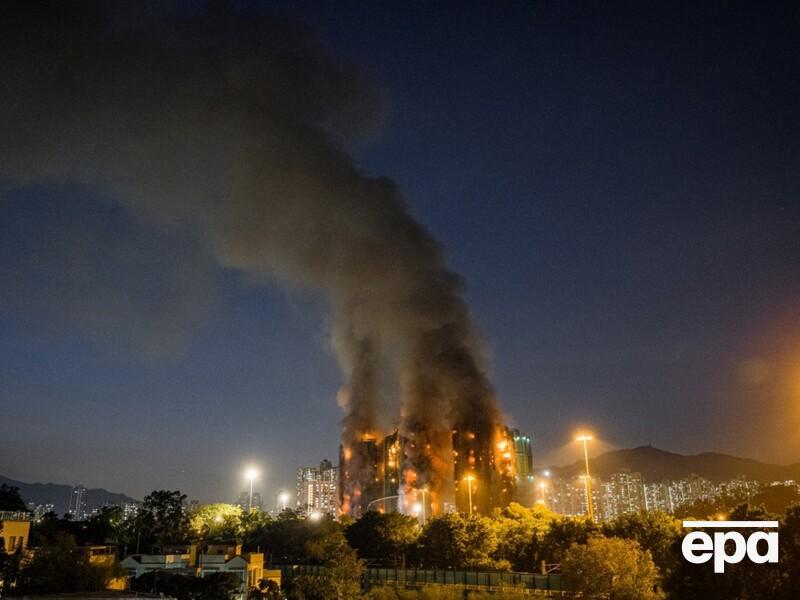 У Гонконзі спалахнула масштабна пожежа, горять хмарочоси. Є загиблі. Фото