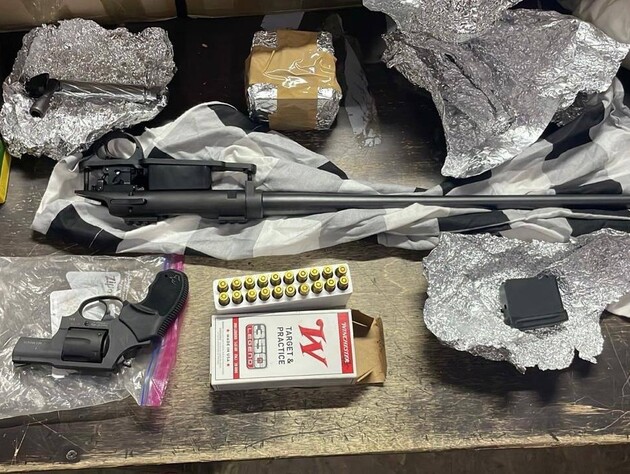 В Украину незаконно ввозили оружие и боеприпасы – таможня