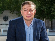 Сімейка Трампів – Віткоффів наторгувала криптосміттям на мільярди. Скільки там російських грошей?