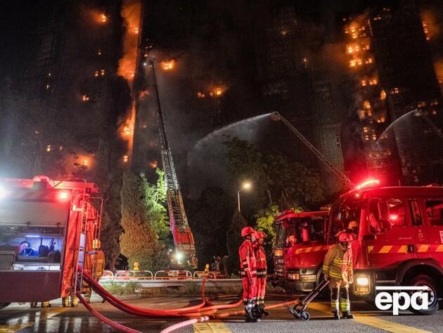 Унаслідок великої пожежі в Гонконзі вже 36 загиблих, майже 300 людей зникли безвісти. Фото