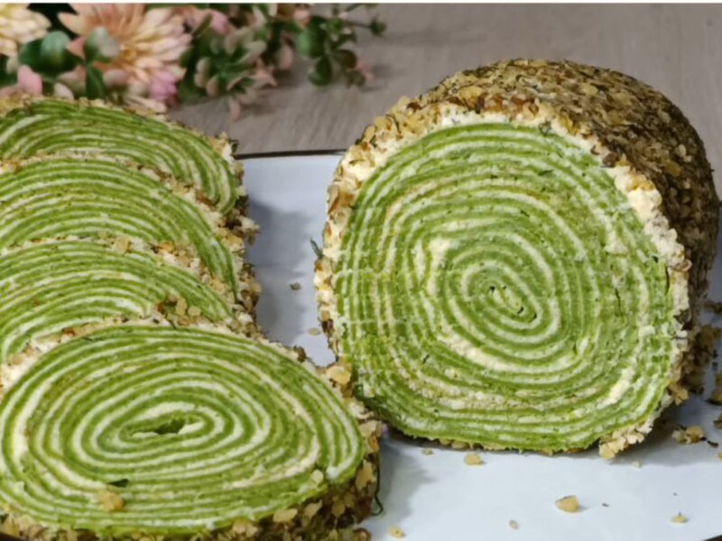 Смажьте этим кремом обычные блины – и получится рулет как из ресторана. Рецепт для праздничного стола