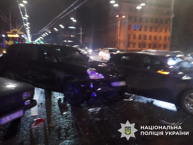 В Киеве нетрезвый водитель Porsche устроил ДТП и стрельбу – полиция