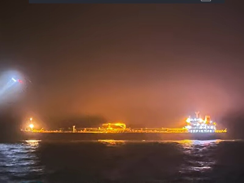 У Туреччині знищують судно "тіньового флоту" РФ, яке пов'язують із пошкодженням підводних кабелів