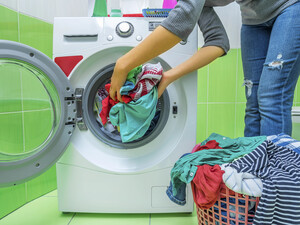 Никогда не стирайте это в холодной воде. Советы, которые пригодятся в быту