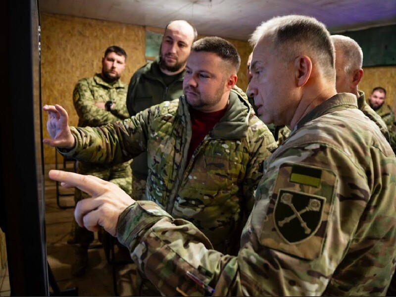"Агресор використовує підступну тактику". Сирський повідомив про російські штурми Покровська й Мирнограда