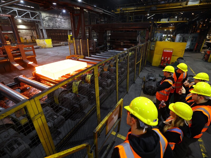 "Хребет украинской экономики". Forbes назвал "Метинвест" крупнейшей частной компанией Украины в 2025 году 