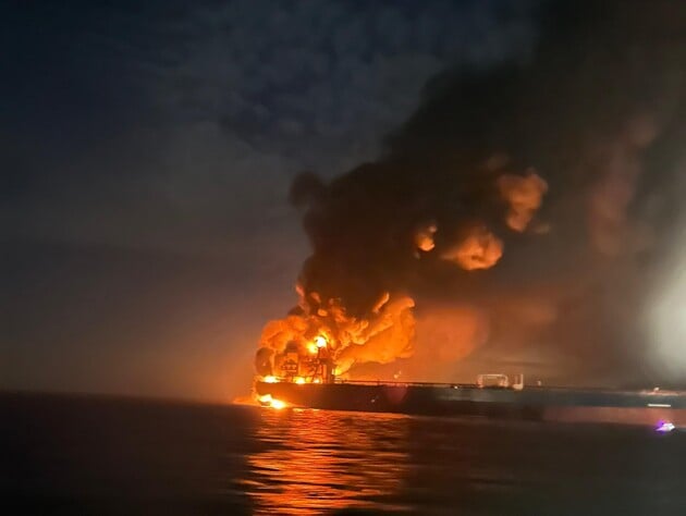 Біля берегів Туреччини горіло два танкери 