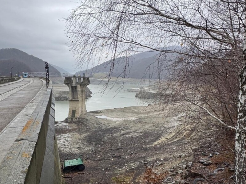 Десятки тысяч человек в Румынии остались без питьевой воды. Что произошло?