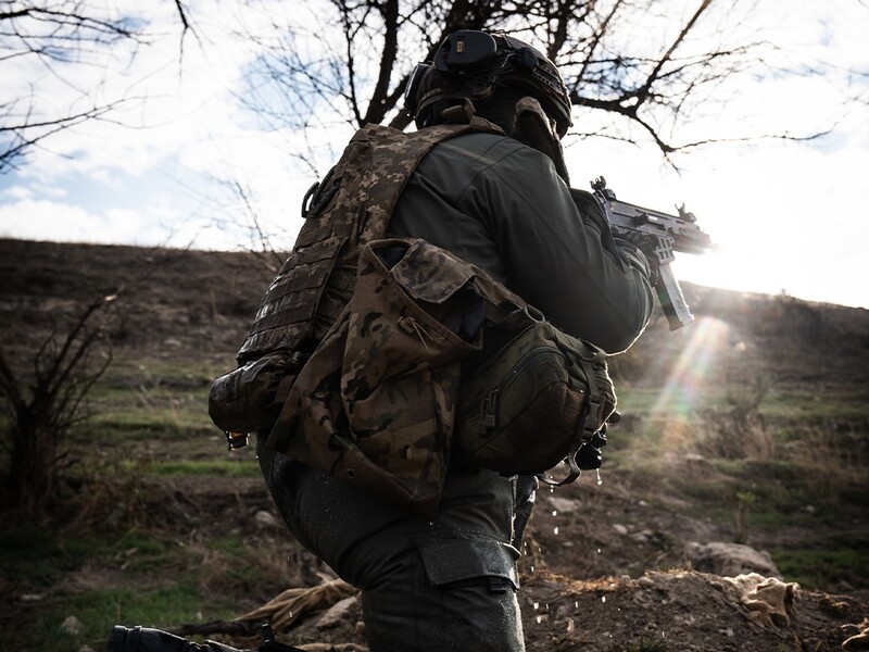 Українські морпіхи взяли в полон 19 окупантів. Відео 