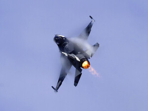 Винищувач ВПС США F-16 перехопив цивільний літак у районі резиденції Трампа у Флориді