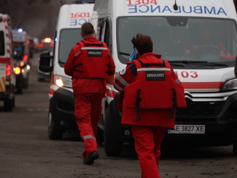 У Дніпрі внаслідок ракетної атаки РФ загинуло щонайменше троє людей, є постраждалі