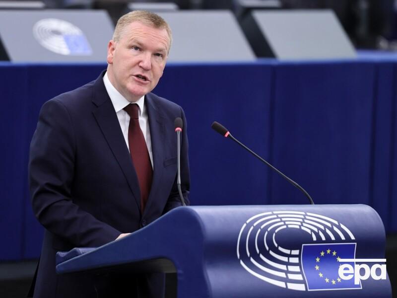 Будь-яка амністія РФ у "мирній угоді" буде історичною помилкою величезних масштабів – єврокомісар