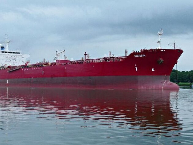 В океані загорівся третій за тиждень танкер, який перевозив російську нафту