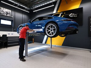 У Росії скаржаться, що через блокування сотні Porsche перетворилися на 
