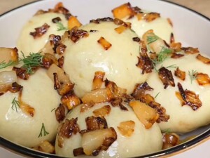 Приготовьте эти невероятно вкусные и пышные полтавские галушки. Рецепт теста и секретных шкварок