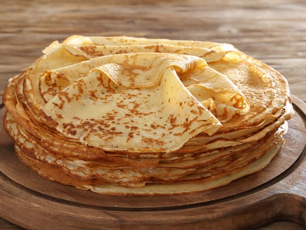 Із цього тіста млинці завжди виходять неймовірно тонкими й дуже смачними. Секрет – у пропорціях