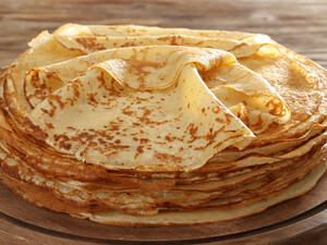 Із цього тіста млинці завжди виходять неймовірно тонкими й дуже смачними. Секрет – у пропорціях