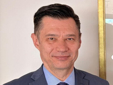 Протягом одного року світ, який ми знали, розвалився