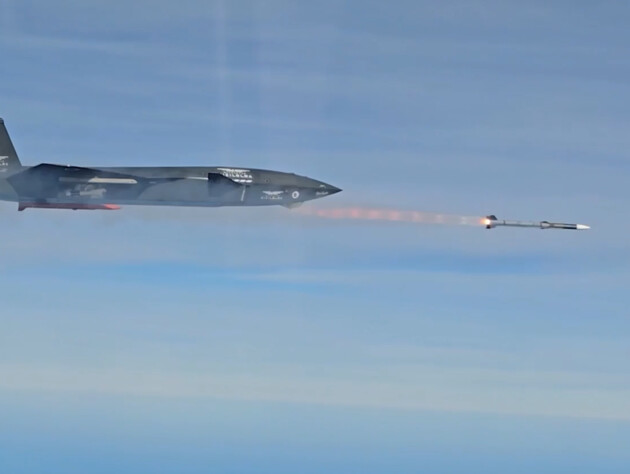 Впервые в истории авиации. Bayraktar поразил ракетой 