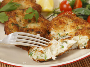 Добавьте немного хека в эту массу – и получите вкусные рыбные сырники. Рецепт