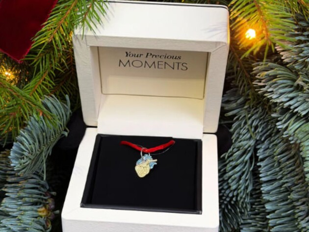 Ювелірний бренд Sova за донати на підтримку Good Donations розігрує золоту підвіску. Як виграти