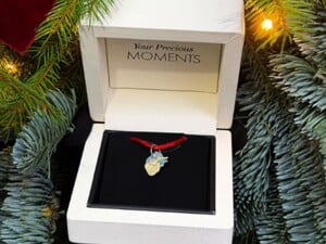 Ювелирный бренд Sova за донаты в поддержку Good Donations разыгрывает золотую подвеску. Как выиграть