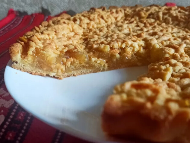 Після випікання тертого лимонного пирога зробіть це – і ніжна начинка стане схожою на желе