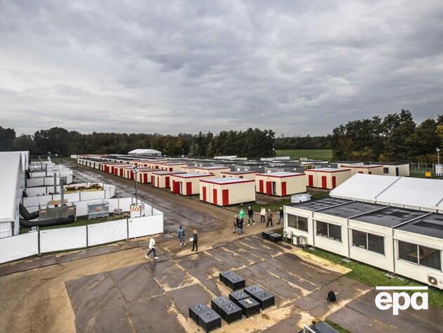 Нидерланды хотят разрушить временное жилье, где живут 135 тыс. украинцев