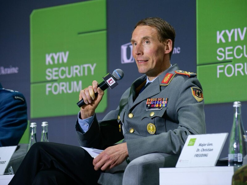 США не попередили про зупинення постачання деякої зброї Україні – Фройдінг