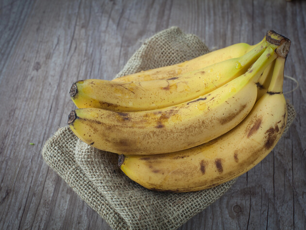 Не викидайте перестиглих бананів – їх можна заморозити. Поради й секрети