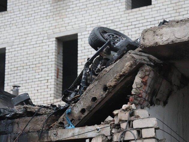 Вибух у Харкові розбив гаражний кооператив, є загиблий і поранені. Фото