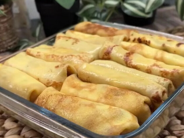 Налисники з вишнями, томлені в духовці, виходять як із печі – неймовірно ніжними й смачними