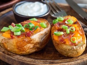 Нафаршируйте картошку этим – и полноценный ужин получится очень вкусным и сытным. Оригинальный рецепт