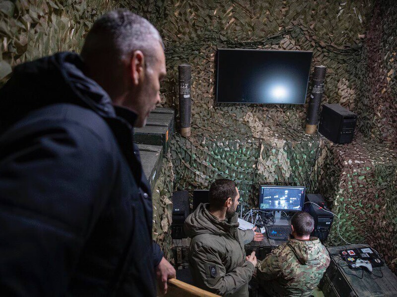 Кличко передав 3-му армійському корпусу 10 тис. дронів різних типів