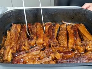 Ці неймовірно ніжні та смачні ребра тануть у роті. Рецепт маринаду