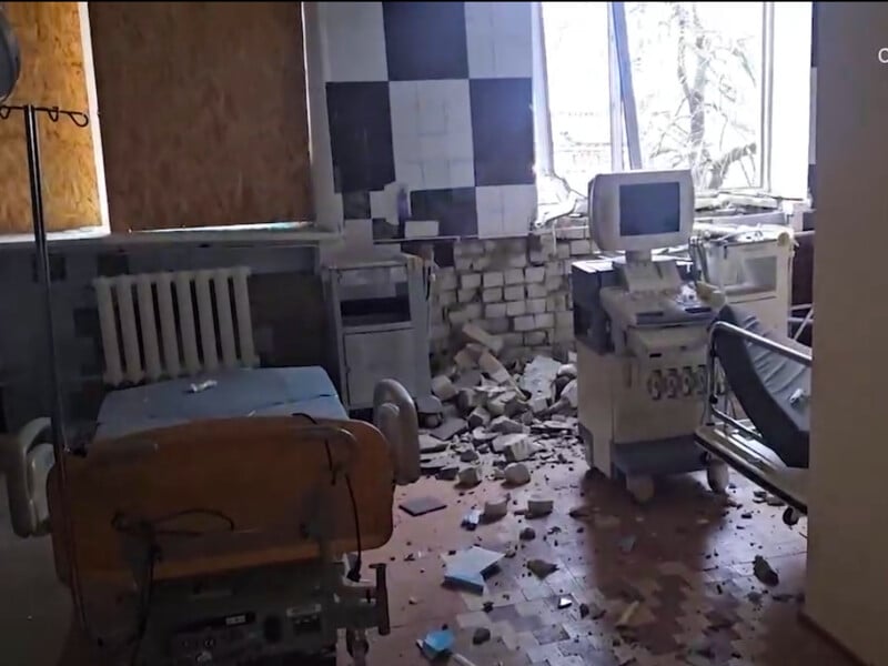 "Саме приймали пологи". РФ обстріляла пологовий будинок у Херсоні. Відео