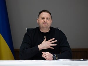 Звільнений Зеленським ексглава ОП Єрмак усе ще обіймає щонайменше 10 посад – ЗМІ