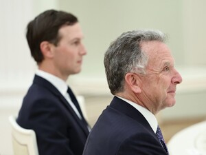 Путін насолоджується тим, що США благають його про мирну угоду – CNN