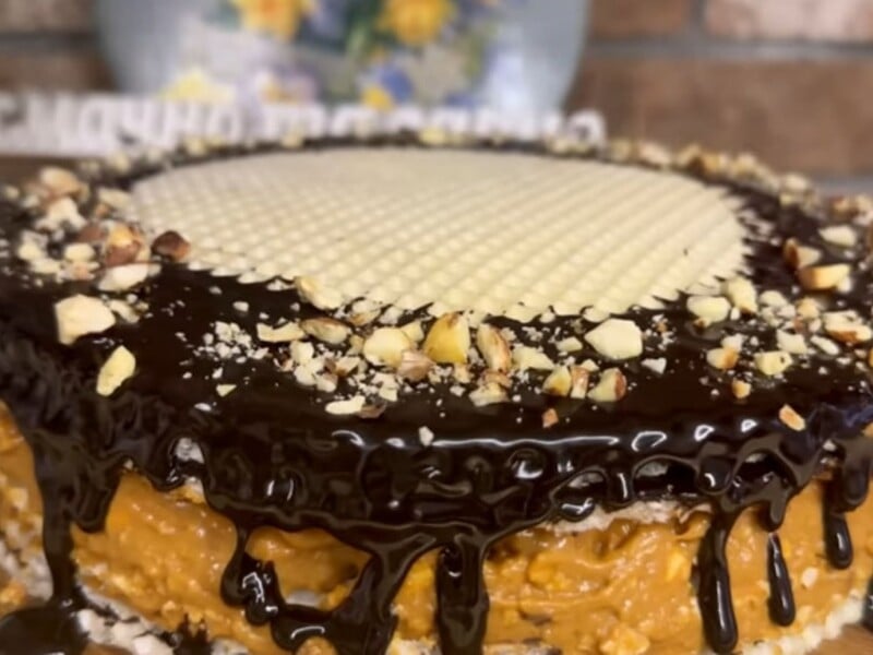 Цей божественний торт готують без духовки. Простий рецепт десерту на випадок, якщо немає світла