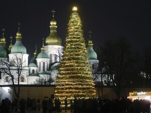 Натхненна фресками Софії Київської. У Києві запалили головну ялинку країни. Фото