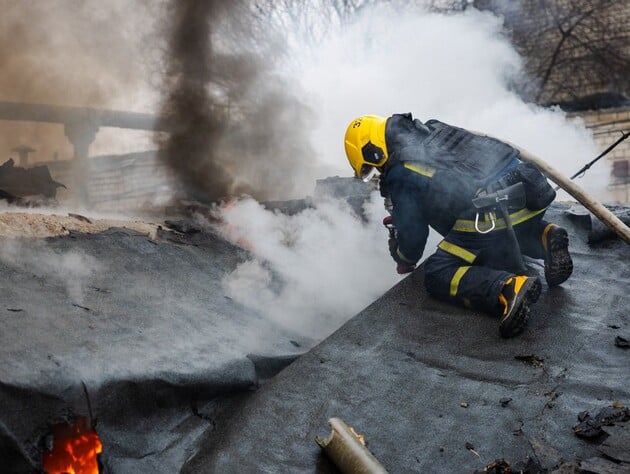 Под обстрелом Киевской области ранены три человека. Изменено движение поездов в регионе